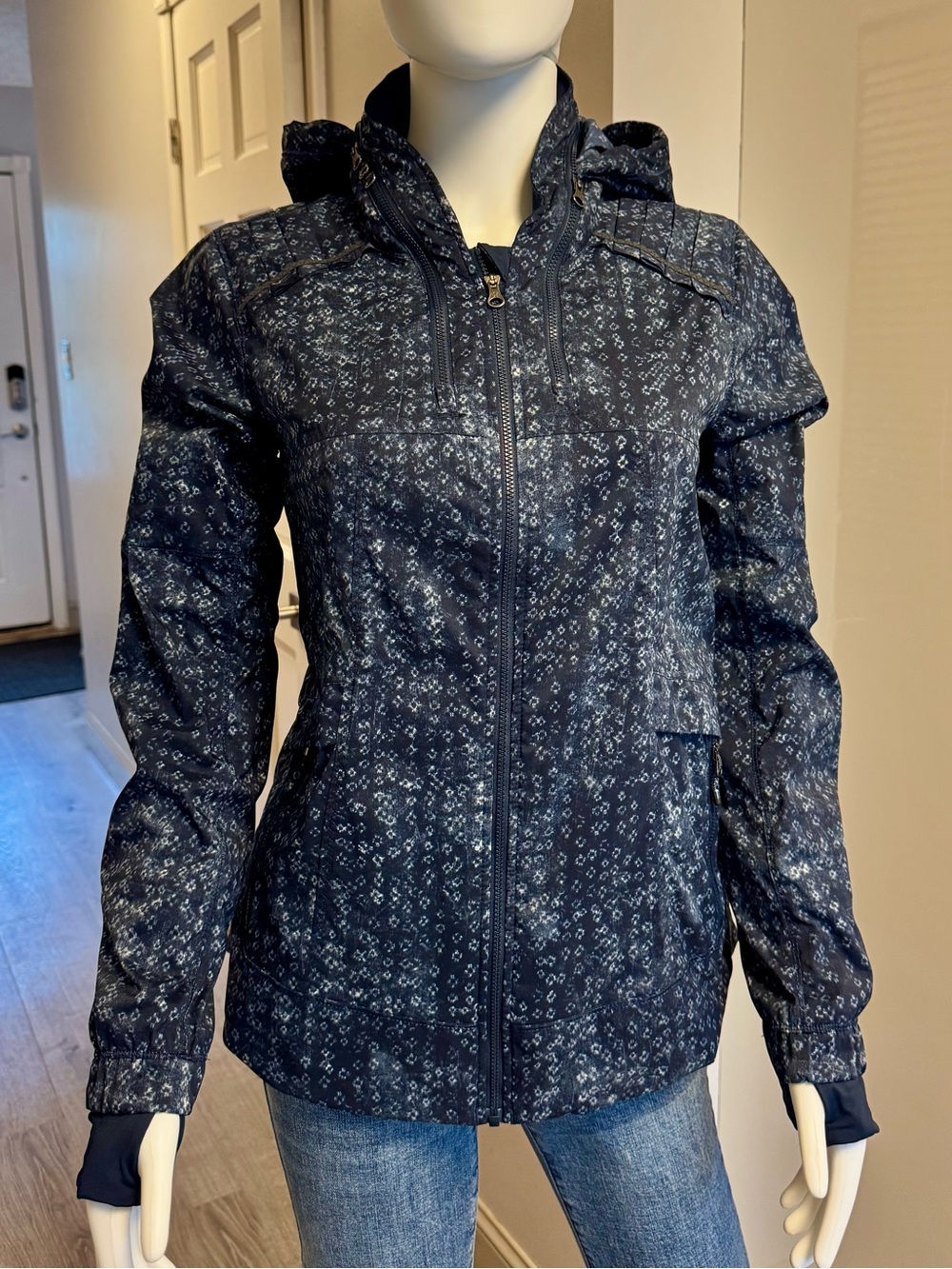 Women's Navy Printed Hooded Jacket size 6